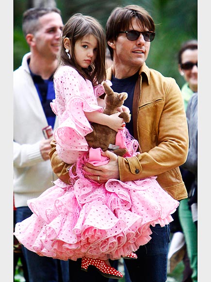 suri-cruise-6-435