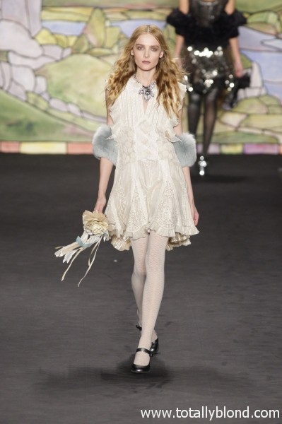 Anna-Sui-RF10-3056_catwalk_slideshow