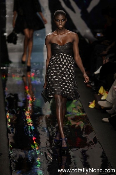 Furstenberg-RF10-7523_catwalk_slideshow