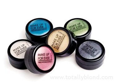 Make Up For Ever Star Powder.