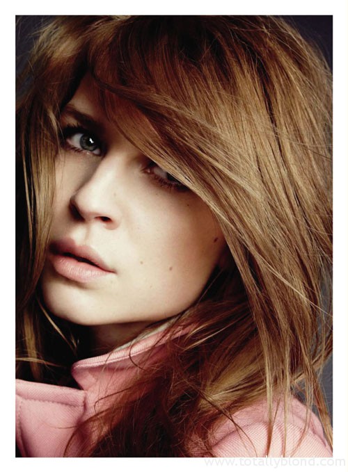 clemence-poesy7