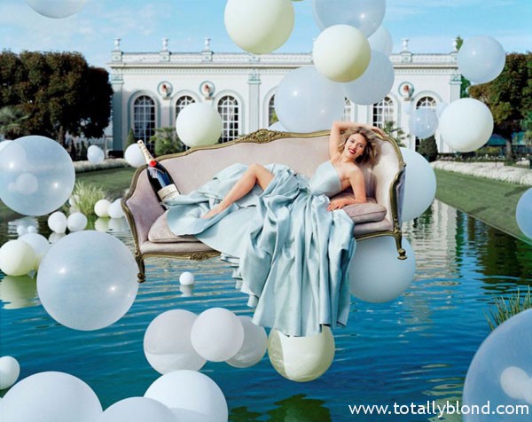 scarlett-johansson-moet-2011-06