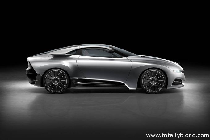 02-saab-phoenix-concept-press