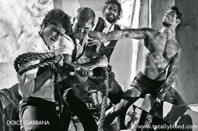 Dolce-Gabbana-Menswear-Spring-Summer-2011-MaleModelSceneNet-04