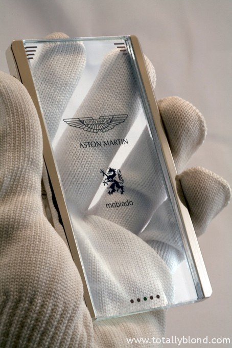 MobiadoAstonMartin03