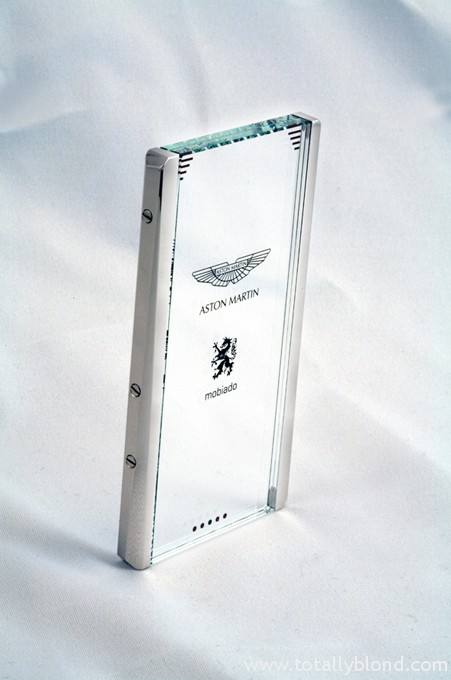 MobiadoAstonMartin05
