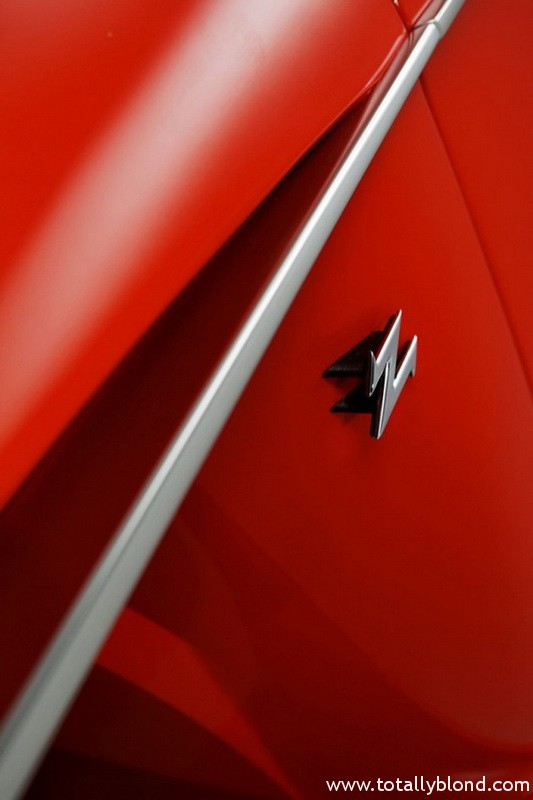 aston-martin-v12-zagato-00-944x462_