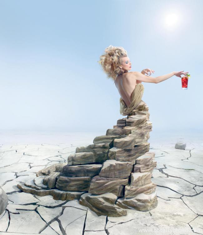 03-Milla_Jovovich_Campari-Calendar-2012-MARCH