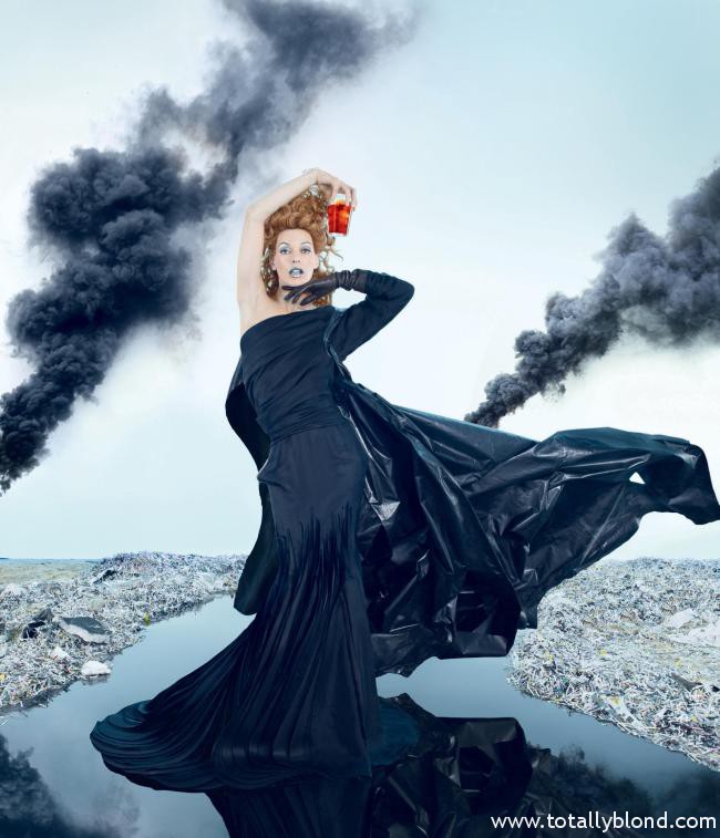 05-Milla_Jovovich_Campari-Calendar-2012-MAY