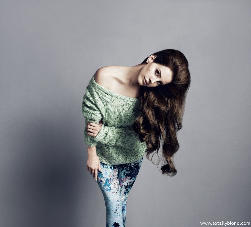 Lana_Del_Rey_HM_Fall_Winter_Campaign_06