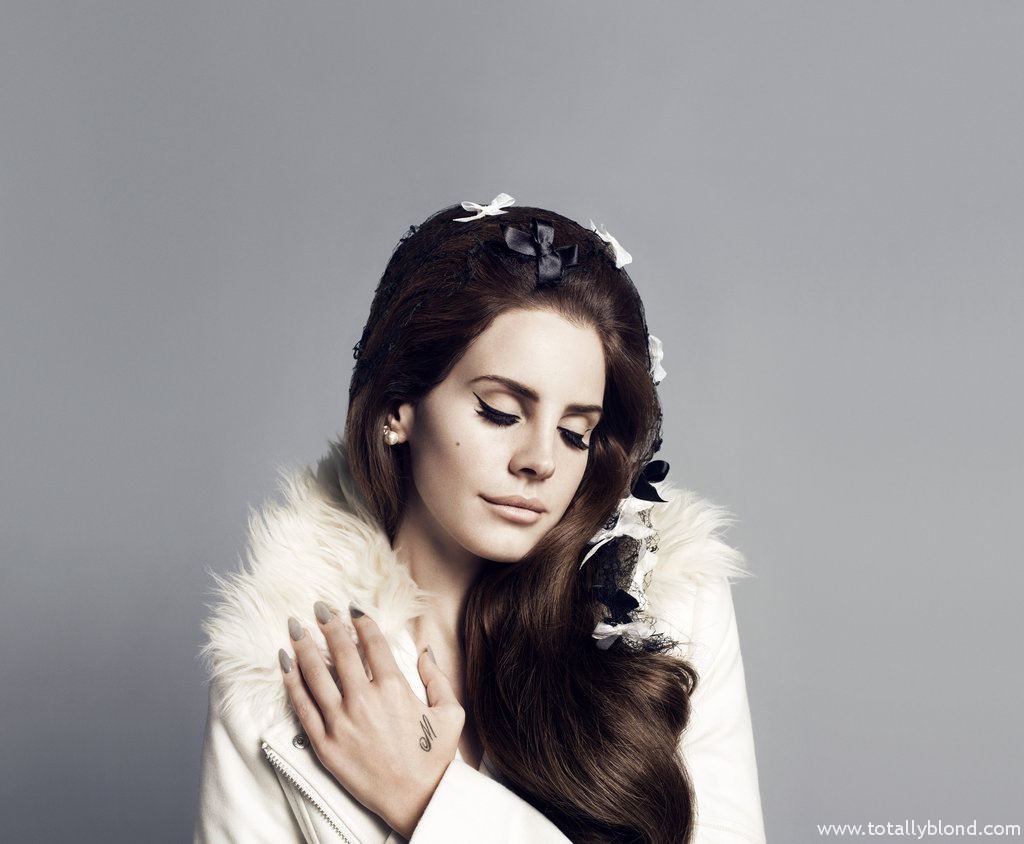 Lana_Del_Rey_HM_Fall_Winter_Campaign_08