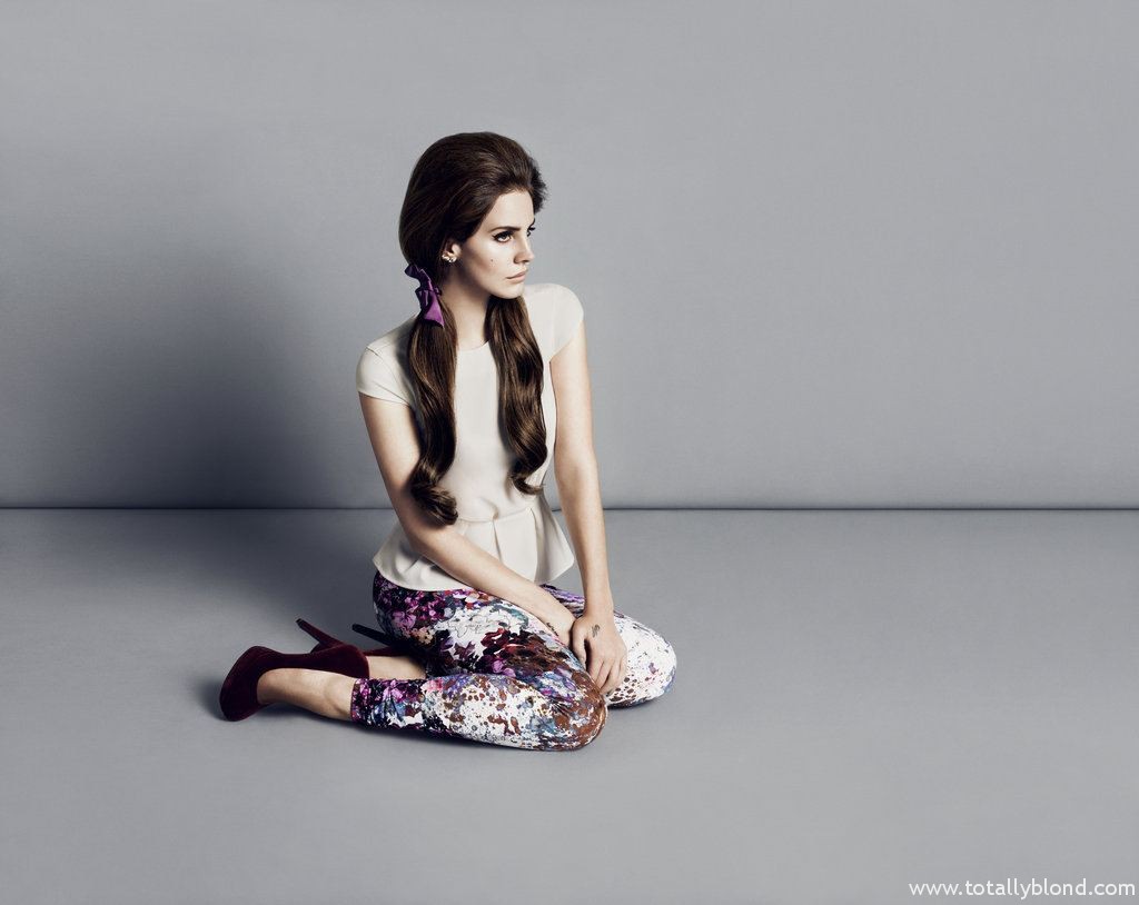 Lana_Del_Rey_HM_Fall_Winter_Campaign_09