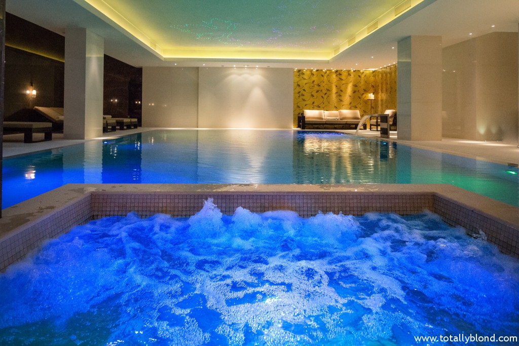 Whirpool and Swimming Pool