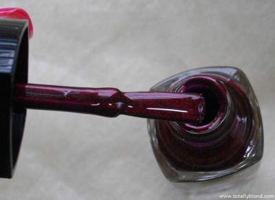Lancome Vernis in Love_575 Flirty Red