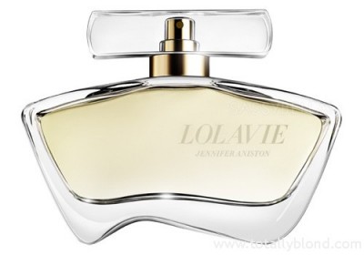 Jennifer_Aniston_Bottle